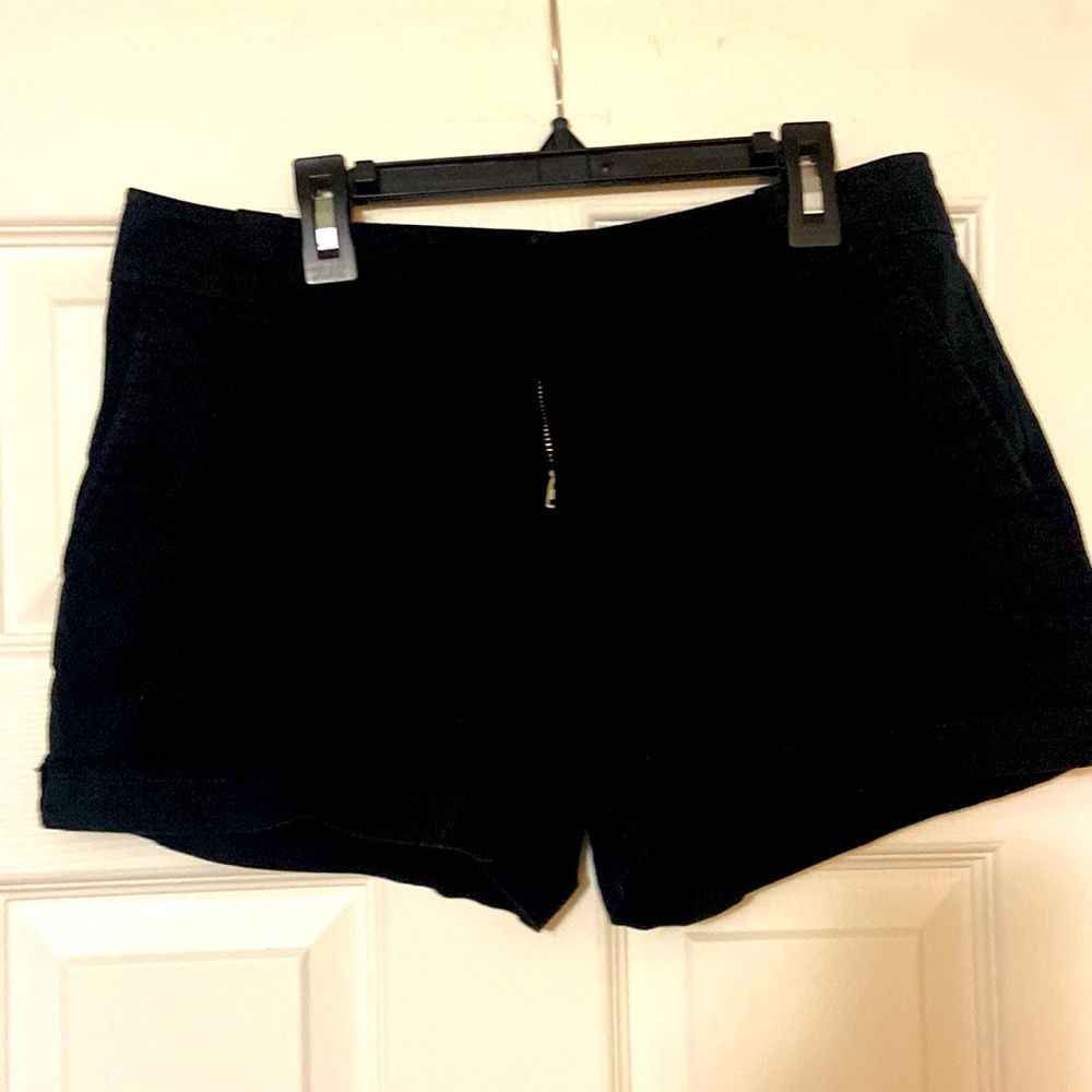 Women’s New York & Co. shorts.